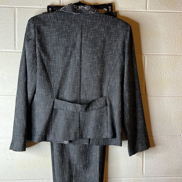 Very nice Black two piece pant suit size 14 by Sag Harbor in hounds tooth print. - Picture 6 of 12